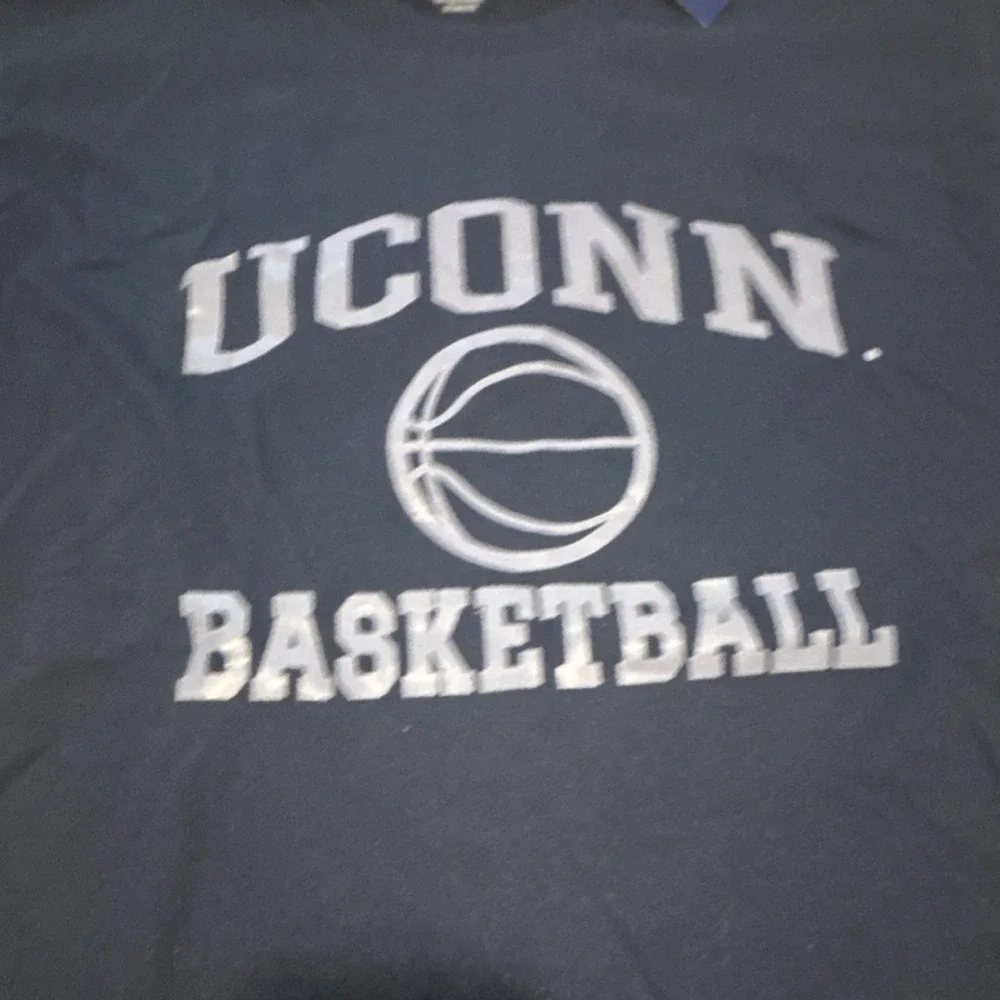 Champion UConn Basketball Men's M Navy Graphic Print Short Sleeve T-Shirt - Picture 2 of 5